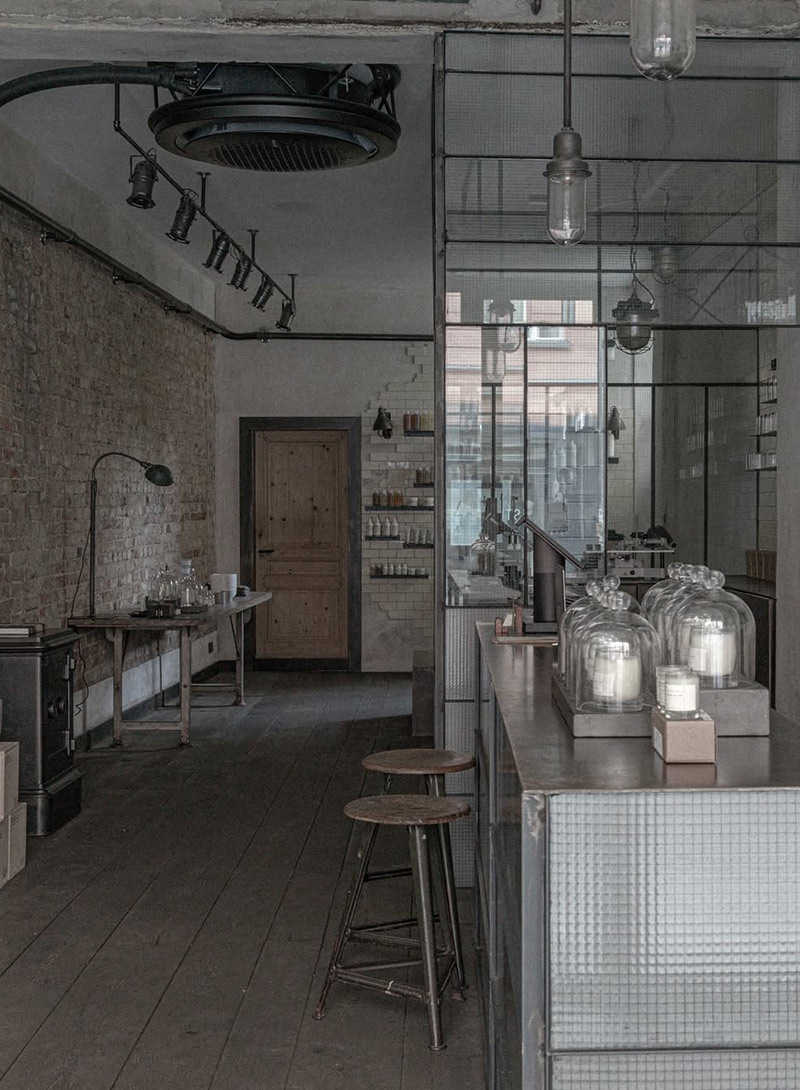 雅詩蘭黛2025逆勢成長！香氛事業破800億，Le Labo與Tom Ford帶動業績回溫｜美妝經濟