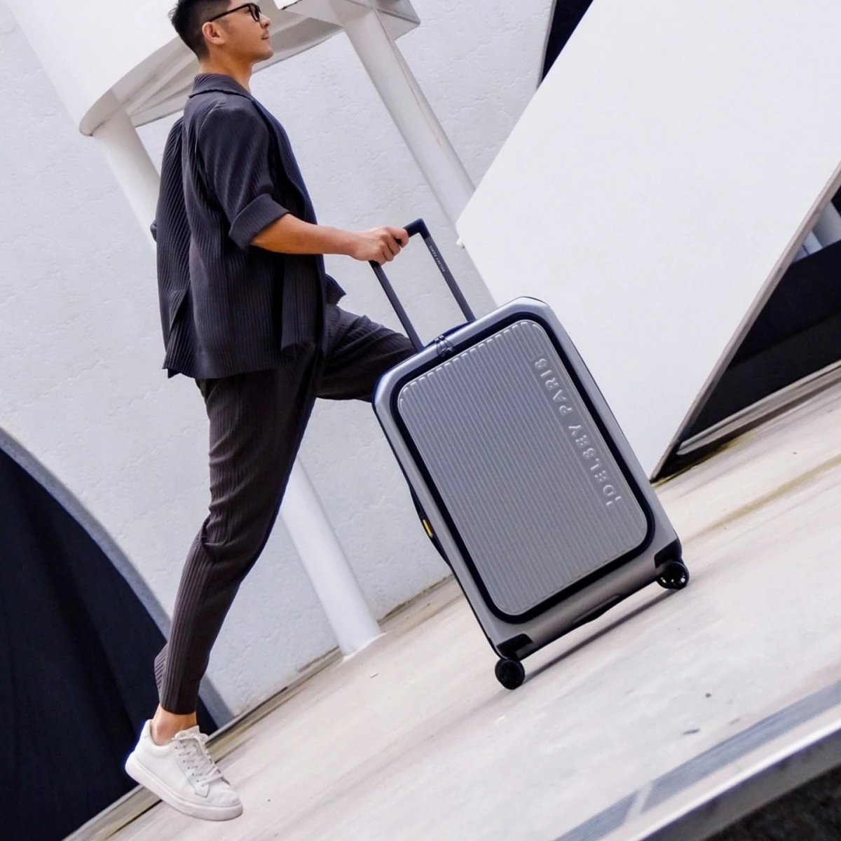 2026銀色登機箱推薦8:Delsey Securitime Zip