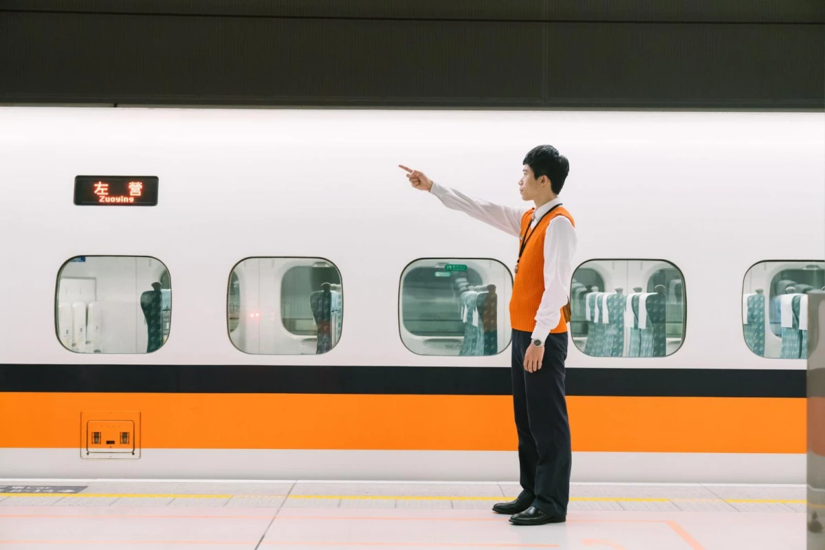 對此,高鐵表示,實施寧靜車廂的目的,是維護其他旅客的乘車品質,前期先強力宣導,後期旅客不配合,高鐵公司得拒載。
