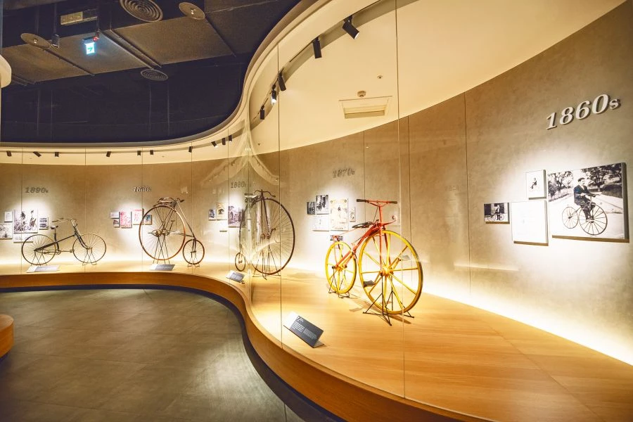 透過 Momentum 電輔車，可大幅提升移動便利性，從勤美洲際酒店至綠美圖，車程將縮短至約 15 分鐘。從草悟道連接綠川廊道，經過自行車文化探索館，再一路前往綠美圖，重新放慢生活的步調。勤美洲際酒店持續推動「在地深化」，為國內外旅客打造兼具文化深度與多元視角的城市旅行方式。