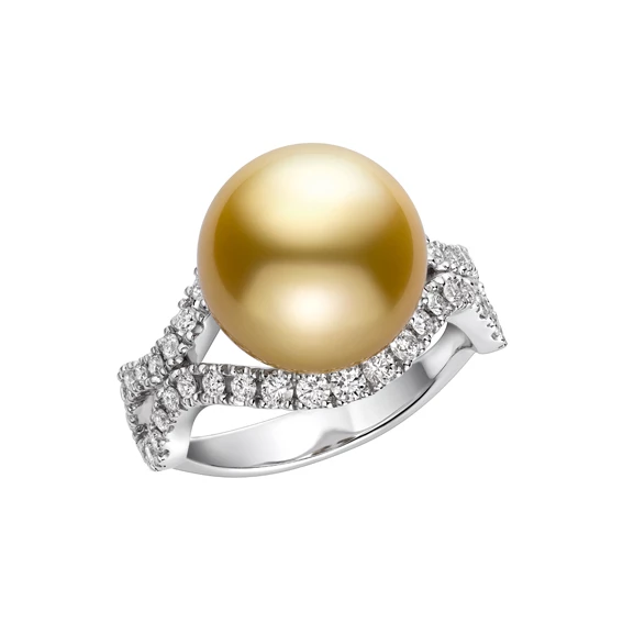 MIKIMOTO Day and Night 系列，南洋黃金珍珠18K白金鑽石戒指，258,000元。