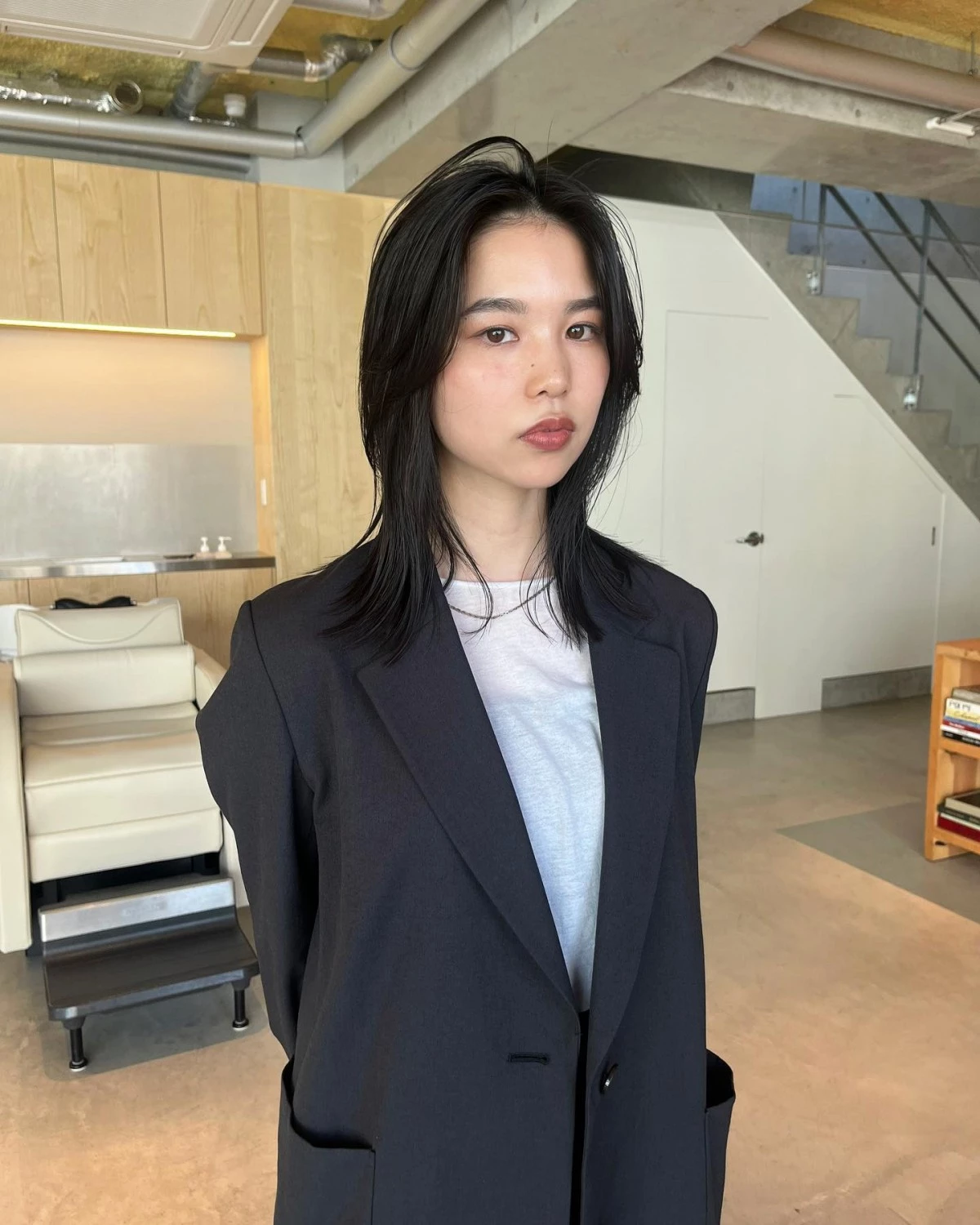 中長直髮造型推薦5：中分魚尾剪