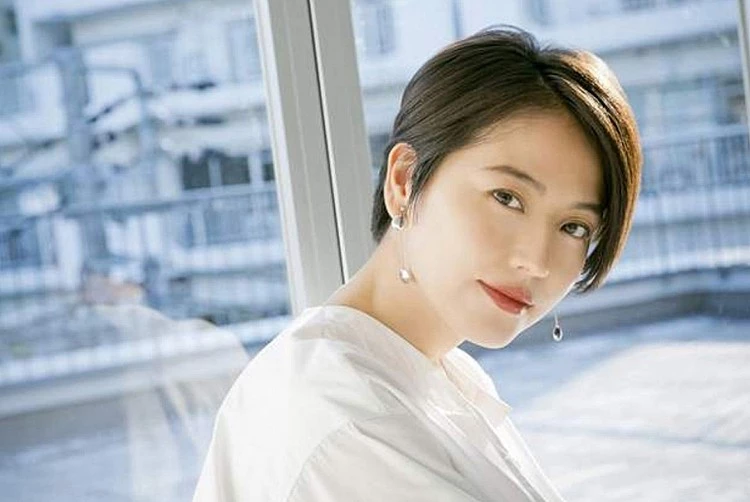 日系短髮推薦3:長澤雅美俐落大旁分