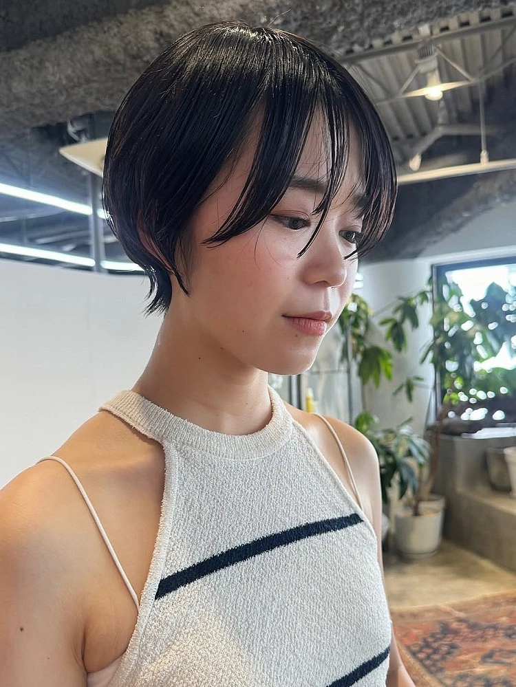 日系短髮推薦14:長瀏海輕薄極短髮