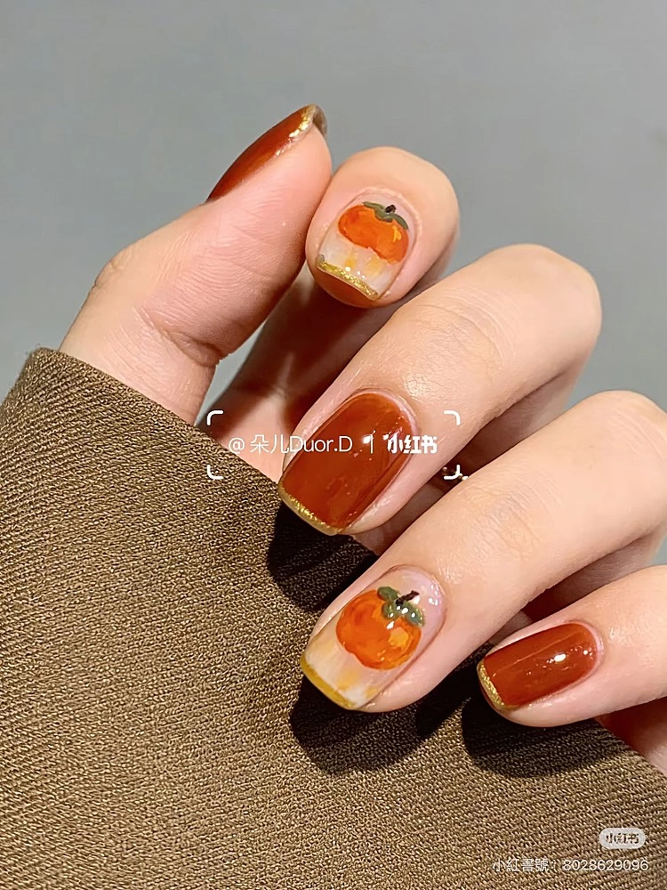 新年紅色美甲推薦5:棕紅柿子