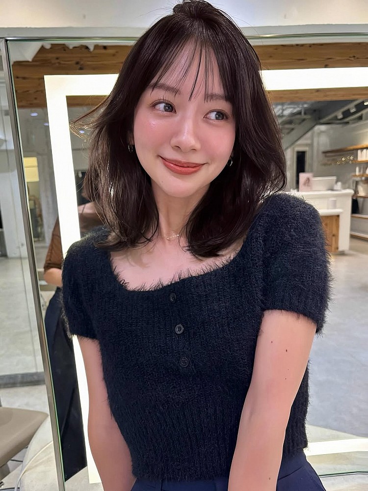 法式瀏海髮型推薦15：中長鮑伯