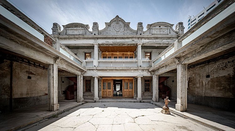 2025台南景點推薦2  信義街「硓𥑮石黃宅」