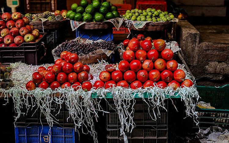 生果供品應選擇圓形、完整且單數的吉祥生果