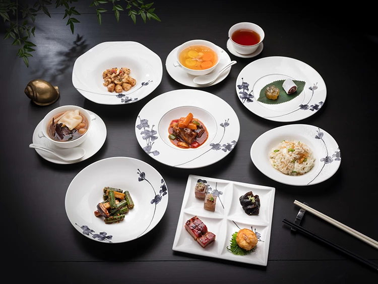 台北文華東方酒店連續七年榮獲米其林一星殊榮的「雅閣」中餐廳，推出新季節菜單，結合盛夏旬味與粵式滋補理念，呈現揉合時令風味的夏日粵式美饌饗宴。