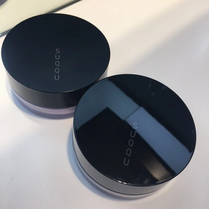 網路爆紅款蜜粉:珠光細到看不見、新秘狂掃貨,SUQQU這幾款產品永遠缺貨中
