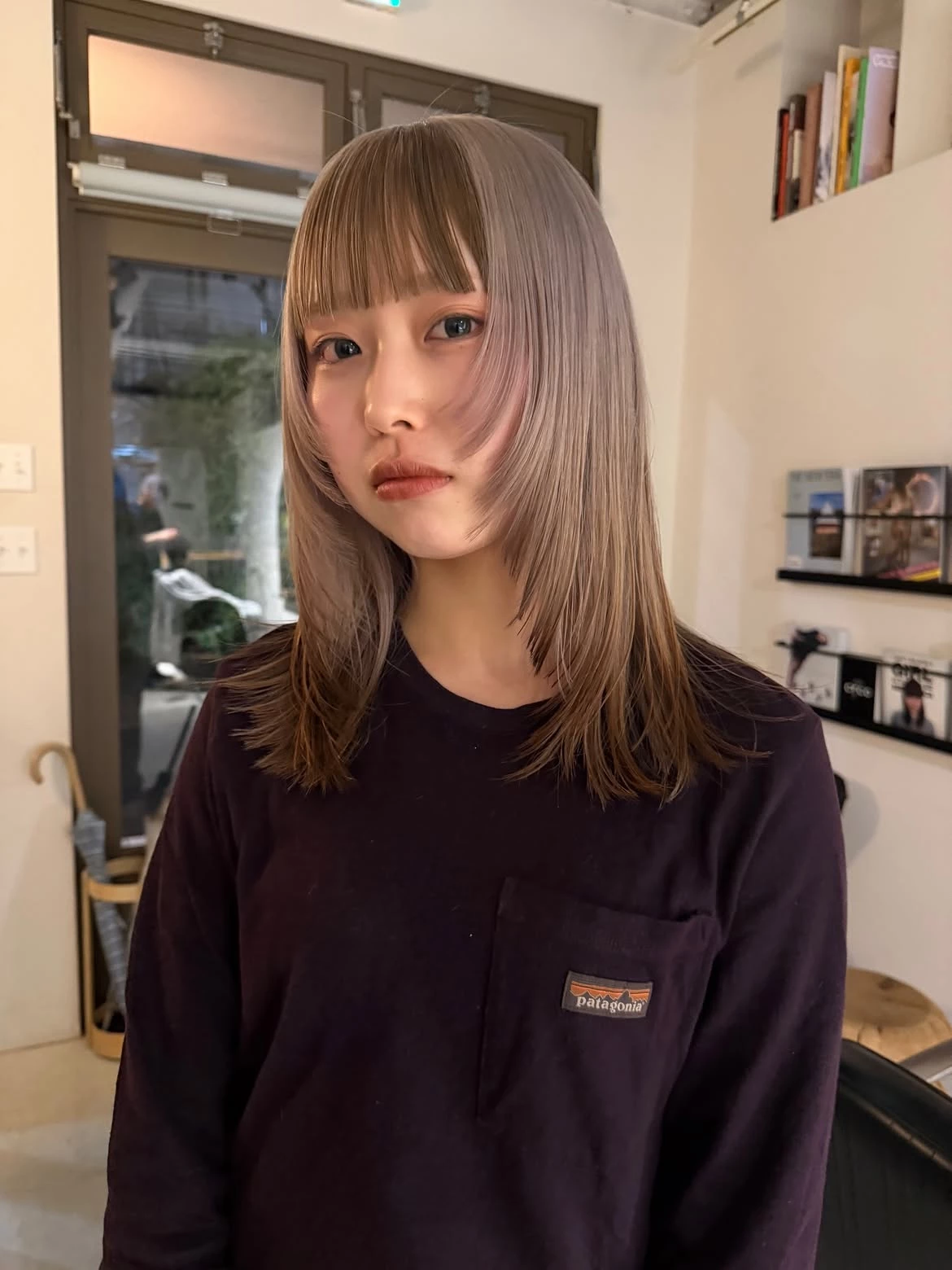 中長髮挑染髮型推薦3：小顏層次剪