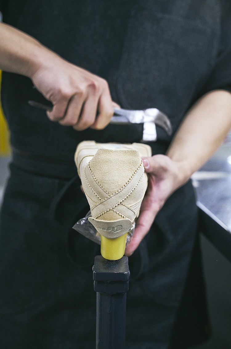 值得一提的是,這雙「MEXICO 66 NM L9」正是由Onitsuka Tiger於2026年1月正式啟用的首座專屬生產基地—「Onitsuka Innovative Factory 鬼塚虎創新工廠」所製作。