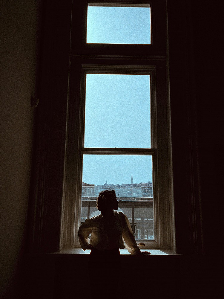 最後這點是關鍵，因為真正需要遠離的訊號，不是衝突，而是你在這段友情中，慢慢失去原本的狀態。