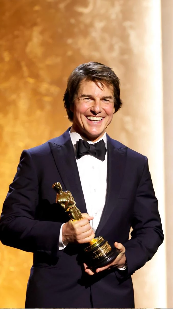 好萊塢巨星湯姆克魯斯（Tom Cruise）從影超過 40 年，不只演紅《香草天空》、《末代武士》、《落日殺神》、《騎士出任務》、《捍衛戰士》系列、《不可能的任務》系列...等多部代表作，在全球更擁有超過 120 億美元票房，而他在 16 日終於獲頒他的第一座奧斯卡：終身成就獎項。