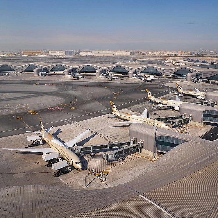 第九名的阿提哈德(Etihad)則以小而精的精品化策略,在整體旅客體驗上持續獲得高度評價。