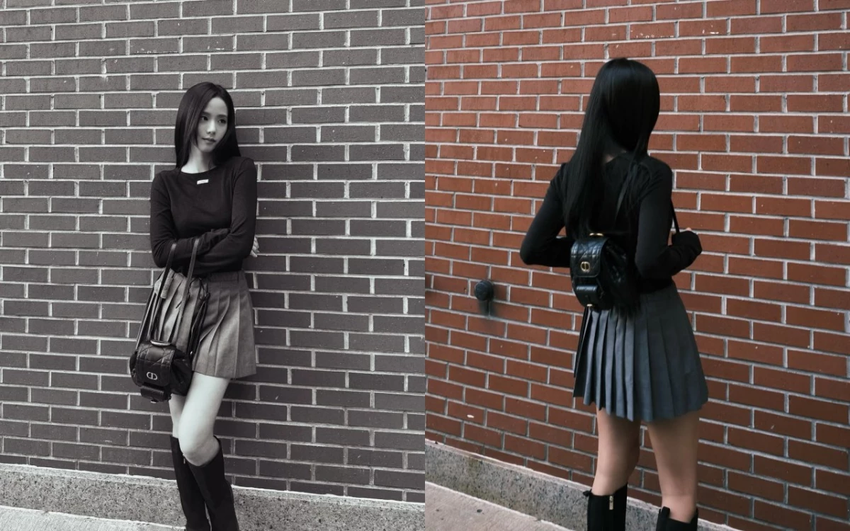 身為 Dior 品牌大使,Jisoo 擁有各式包款。細看她的街拍不難發現,她偏好將背帶調短:無論肩背或斜背,都讓包款貼近上身,不僅視覺更輕盈俏麗,也能抬高腰線、拉長腿部線條。
