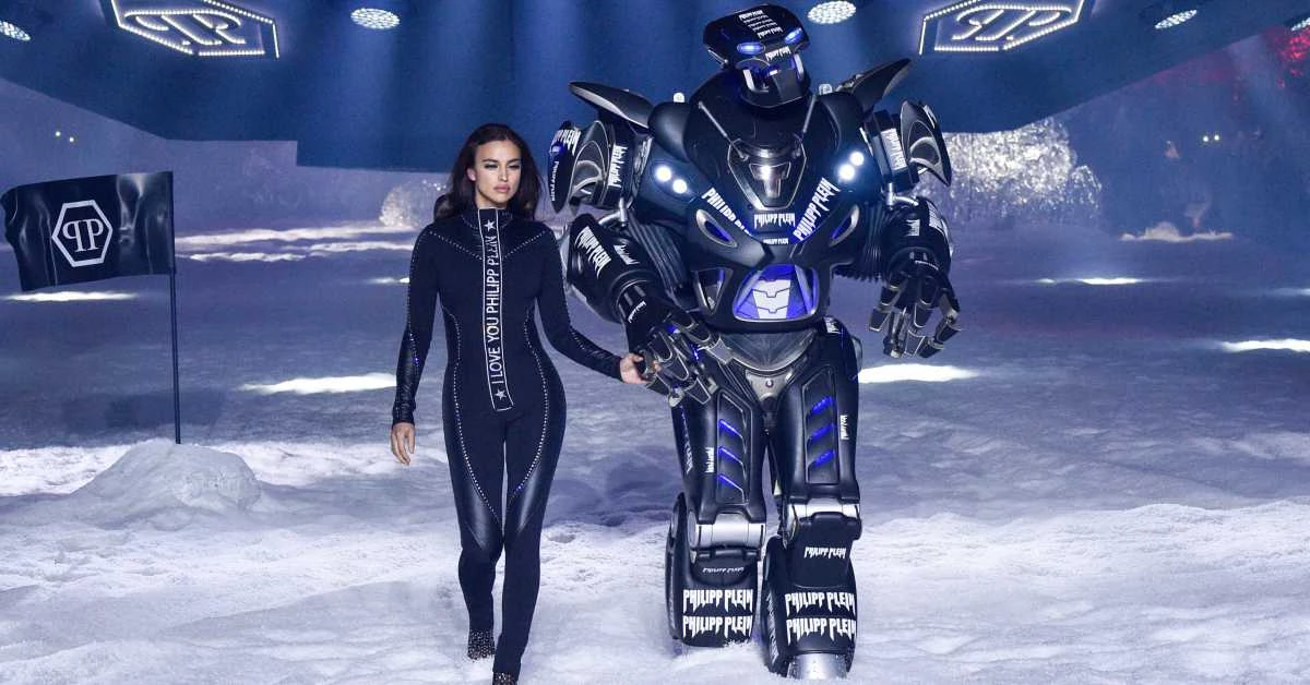 【紐約時裝周】這麼狂不能只有我看到!Philipp Plein 2018秋冬大秀用「超大機器人」當開場模特兒震撼全場