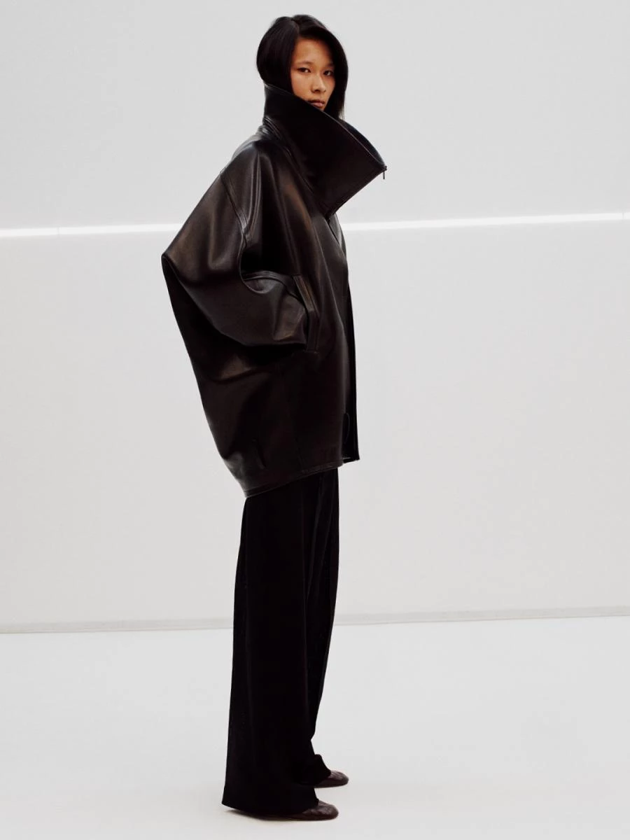 Phoebe Philo「Collection D」系列形象照。