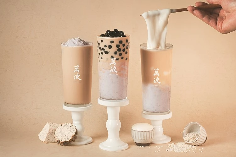 迎接秋冬,萬波島嶼紅茶推出季節限定「芋頭系列」,以濃郁卻不厚重的芋香風味,為轉涼的日常注入溫柔暖意。