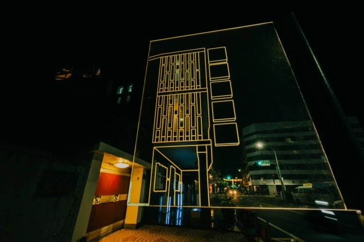 《有名字的藍色方盒》陳彥富|葉天祐律師樓