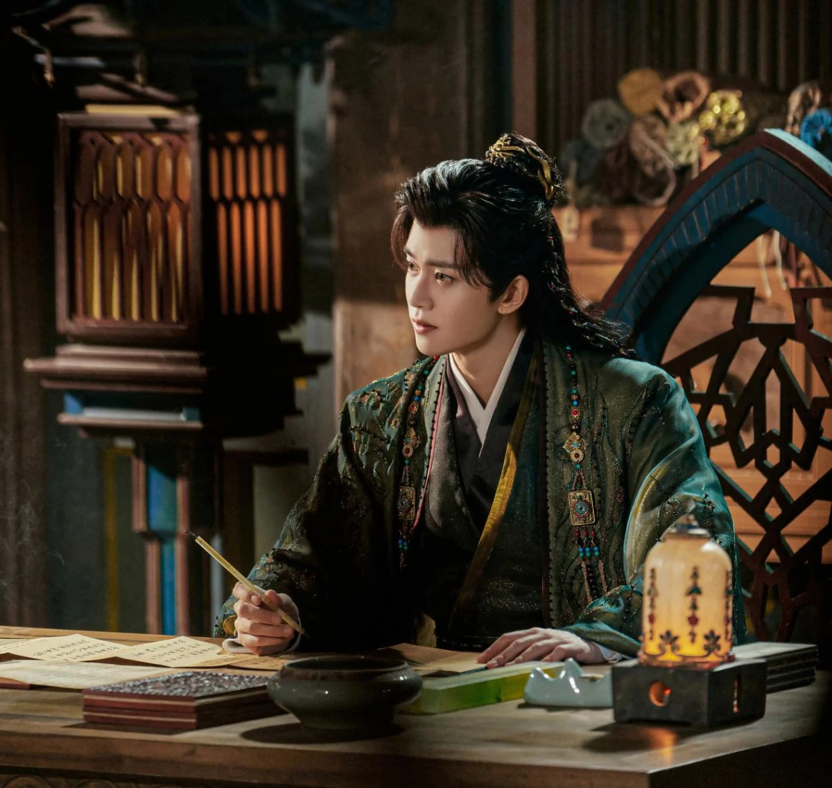 任嘉倫、王鶴潤主演的《佳偶天成》,改編自十四郎小說。