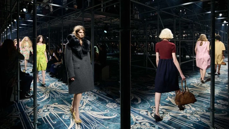 Prada 2025秋冬時裝週謝幕。