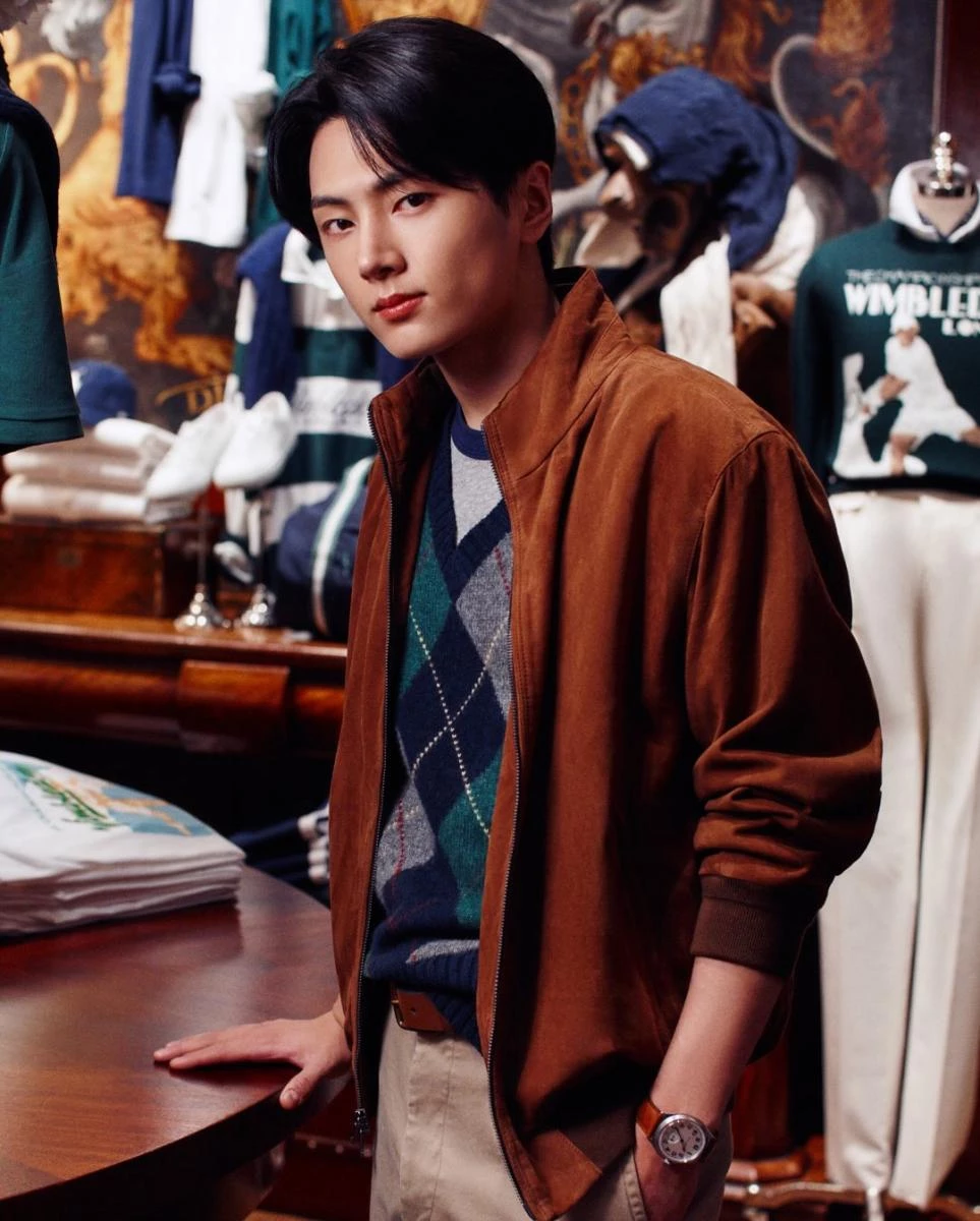 Coach 的行銷投入達營收的 10%,Ralph Lauren 也達 7%,都是歷史高點。Coach 藉由年輕化設計與明星代言,迅速提升品牌熱度;