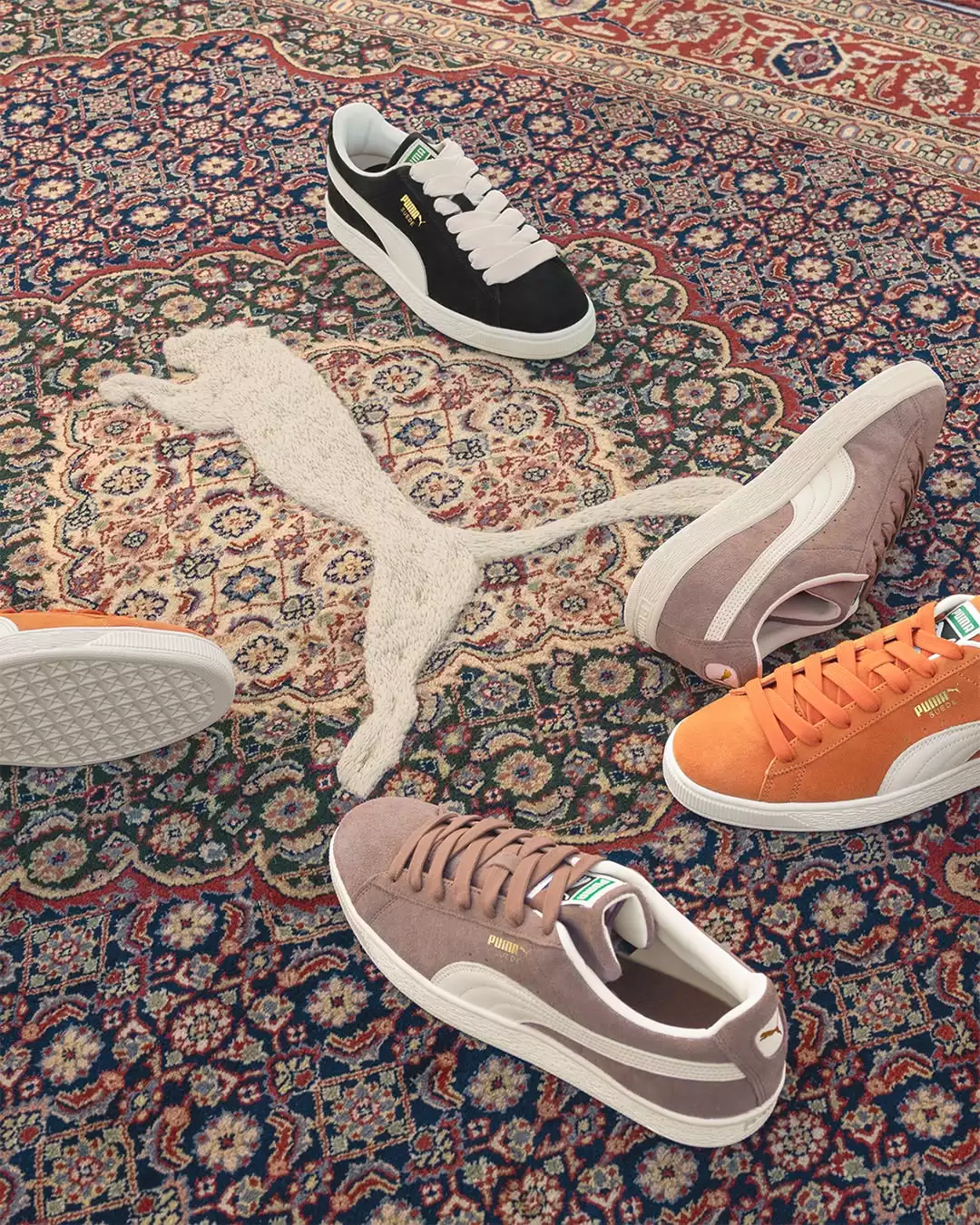 Puma Logo的地毯還放置了品牌經典的Puma Suede