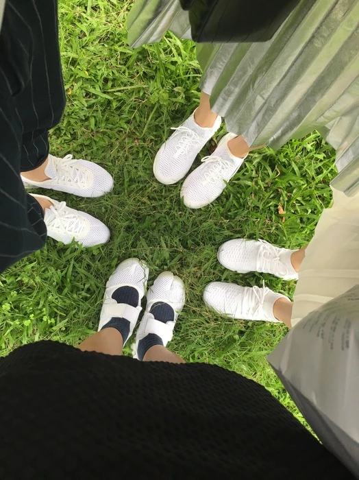 時尚辦公室Dress Code: 白球鞋