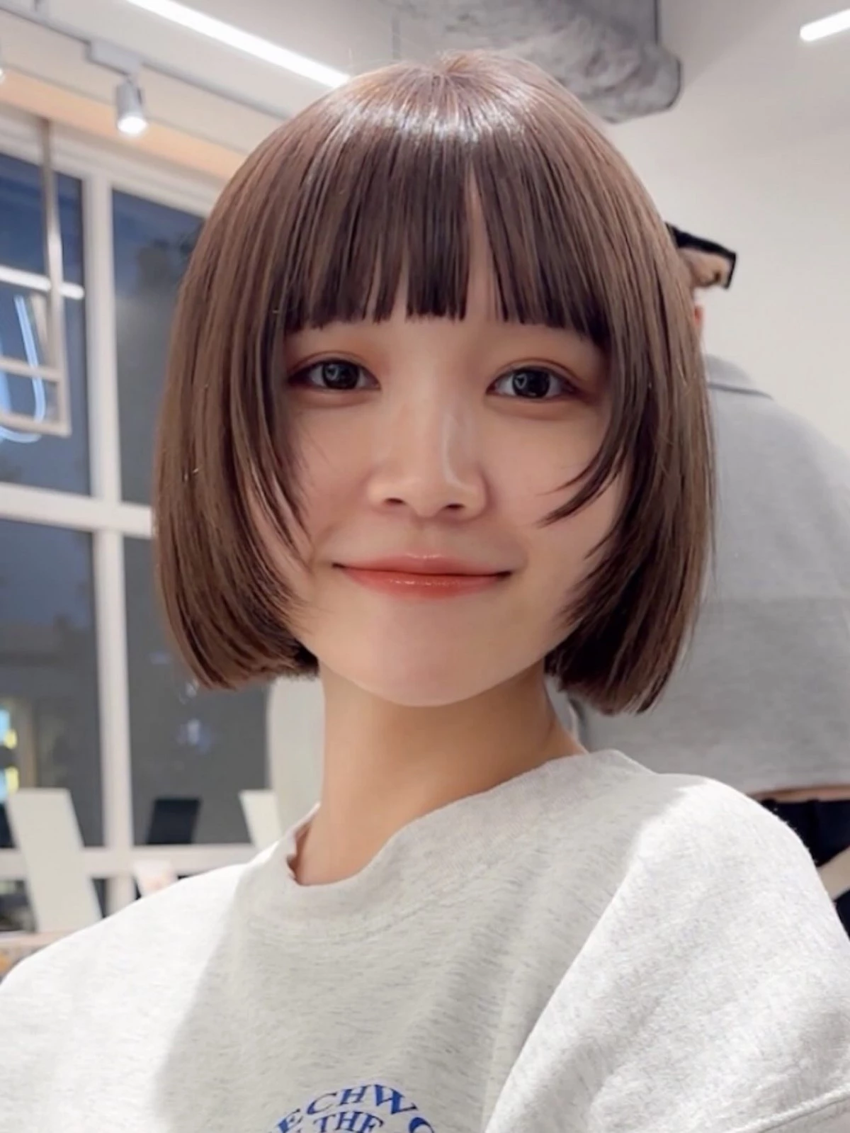 齊瀏海短髮造型推薦3:耳下鮑伯