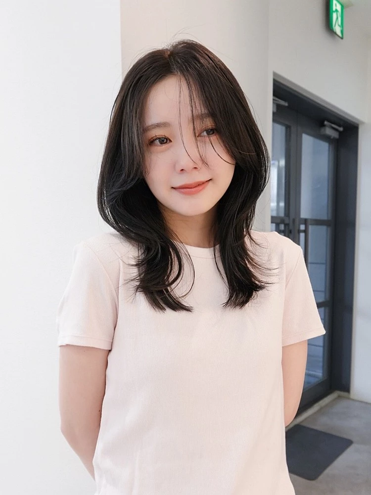 蓋白髮髮型推薦6:中長鮑伯