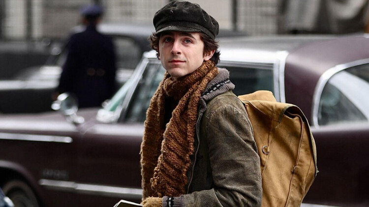 《巴布狄倫：搖滾詩人》由商業大導詹姆斯·曼高德（James Mangold）所執導，故事聚焦在音民謠歌手強尼·凱許（Johnny Cash）早期搬到紐約後，如何透過他的音樂才能與大膽的突破，一步步成為撼動樂壇超過 50 年的「搖滾詩人」。