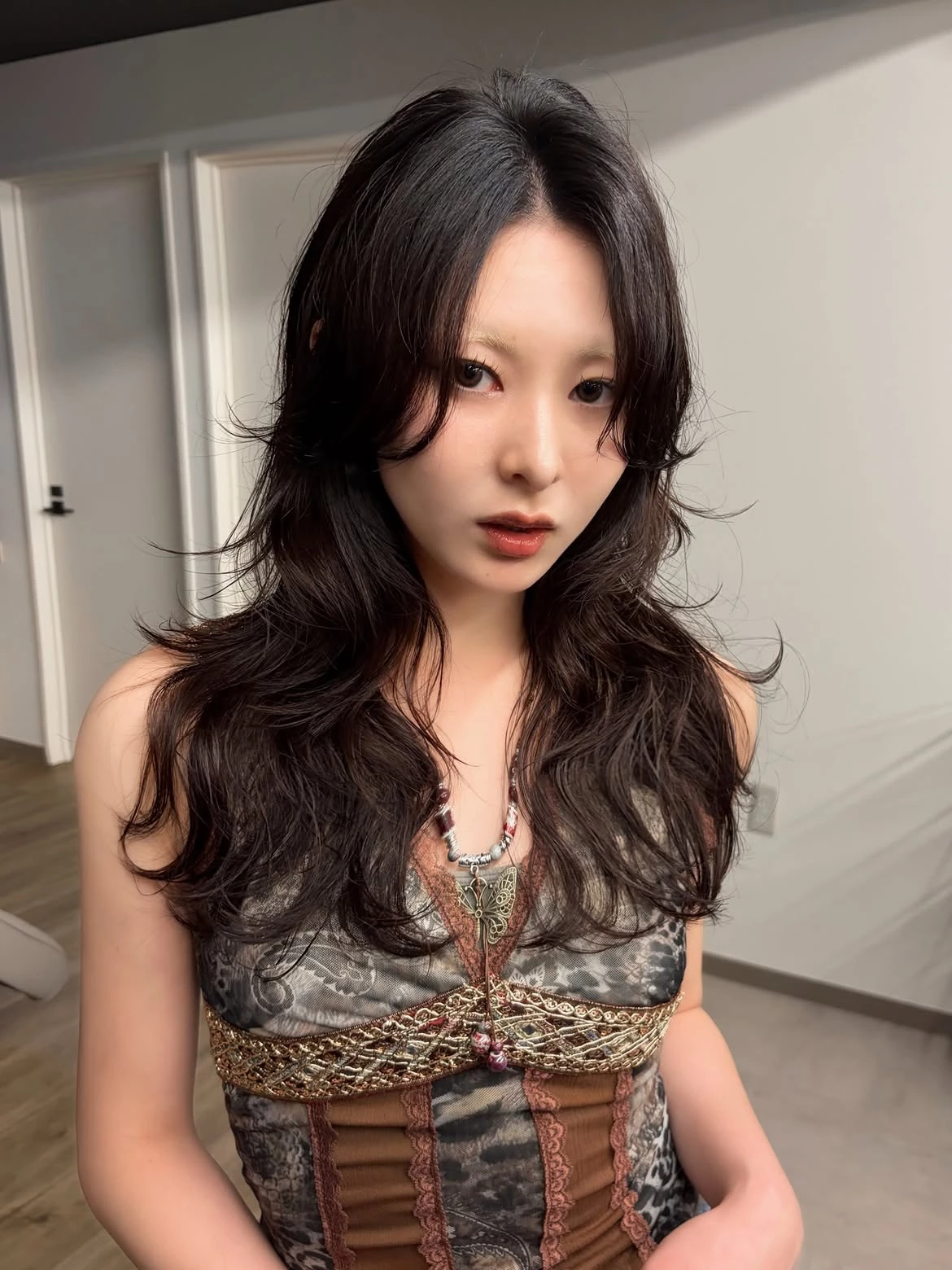 減齡長捲髮造型推薦2:層次燙