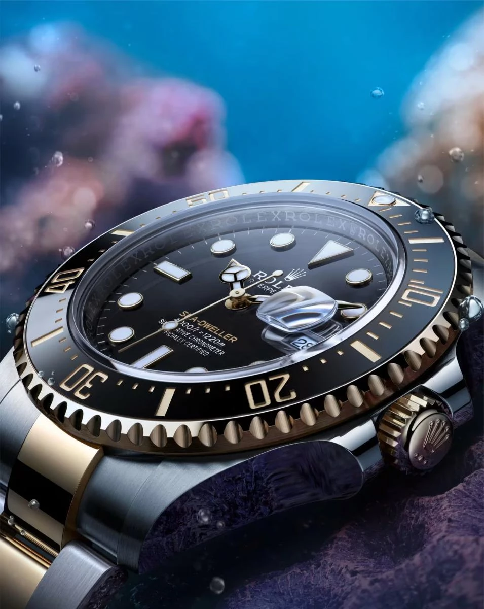 Rolex Sea-Dweller 的防水自早期610米（2,000呎）提升至現行1,220米（4,000呎），實測更依 Rolex 嚴格標準，以超過標示深度的 25% 進行。