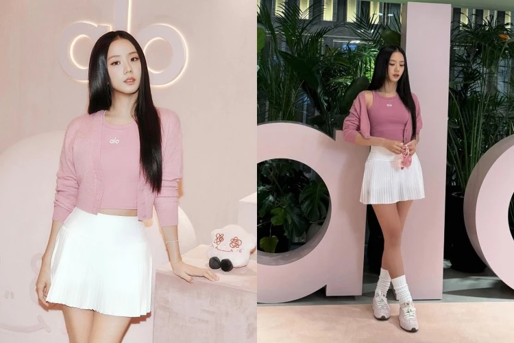 Jisoo以粉色搭配白色系運動造型，展現柔美與俐落兼具的穿搭範本。身穿alo短版針織上衣搭配同色系開襟外套，勾勒出修長腰線，同時透出若隱若現的活力感。