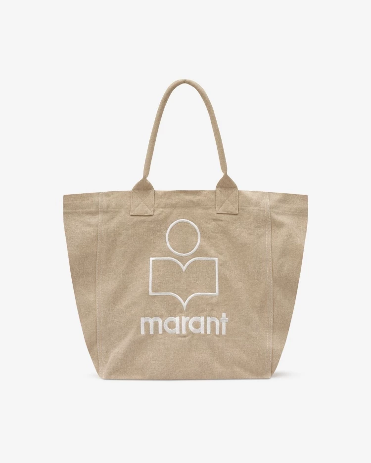 法國設計師Isabel Marant靠著描寫巴黎女人的品味,在歐美市場中佔有一席之地,更讓許多韓星搶著上身、上手,而若是初次想入手設計師品牌的女孩們,可以先從品牌的帆布包款開始,不只實用性十足,更能展現巴黎人的時髦隨性感!