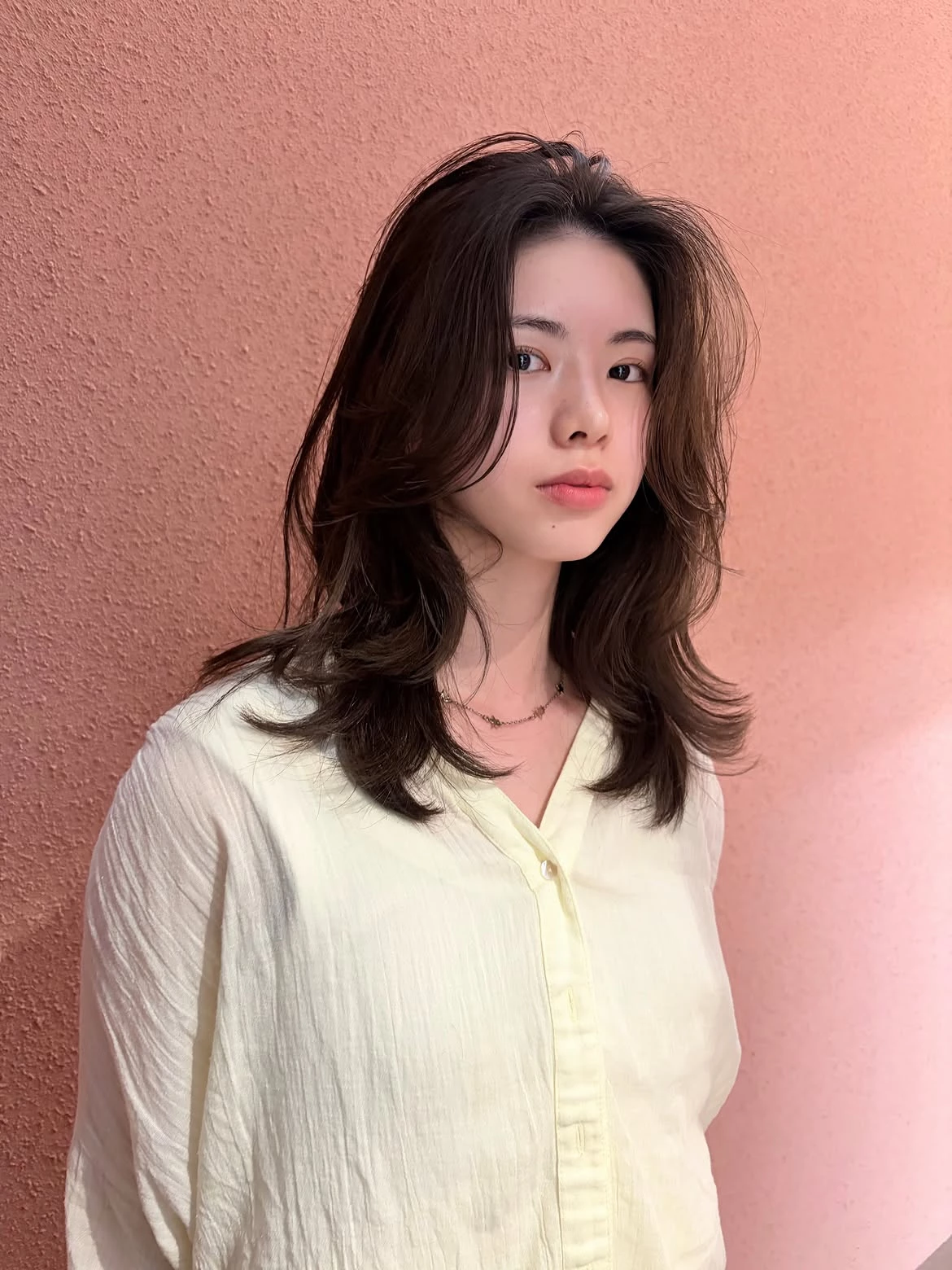 中長捲髮造型推薦5:中分氣墊燙