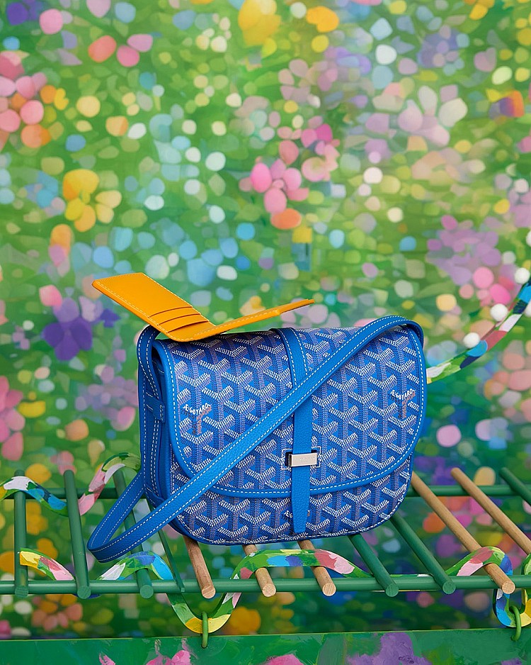 近年熱度急升的肩背包款「Belvédère」以兩段式翻蓋與手工皮革縫線展現工藝魅力，在The RealReal的轉售價格較上一年度飆升185%，尤其是附吊牌未使用款，經常高於平均售價成交。