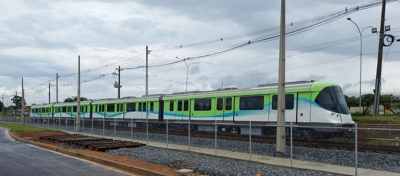 土城樹林線全線共規劃 13 座車站,串聯土城、樹林、新莊:LG09 金城路與延和路口、LG10 近中正國中、LG11 金城路與和平路口(轉乘板南線土城站)、LG12 金城路與忠義路口、LG13 中華路與城林路口、LG14 中華路與溪城路口、LG15 中華路與八德街口、LG16 大安路與八德路口、LG17 近樹人家商、LG18 中正路與大安路口、LG19 中正路與三多路口、LG20 中正路與三俊街口、LG21 中正路 929 巷(可轉乘中和新蘆線迴龍站)。