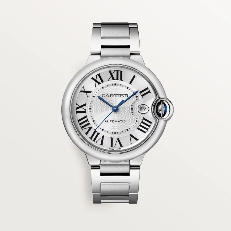 2007年,卡地亞推出 Ballon Bleu de Cartier 腕錶,一款以渾圓錶殼、浮雕錶冠與優雅曲線顛覆傳統印象的傑作。