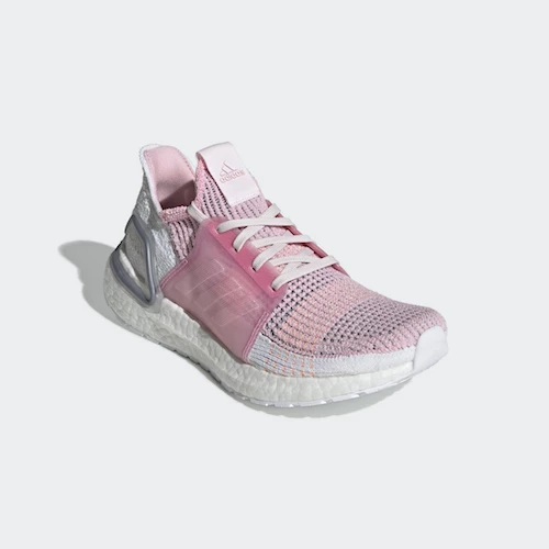 UltraBoost 19 以創新360度Primeknit針織技術設計出全新色彩