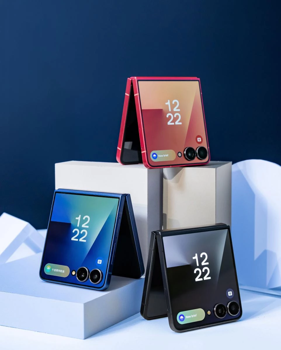 Samsung另一款Galaxy Z Flip7摺疊機,第一眼就被那塊4.1吋超大封面螢幕吸引