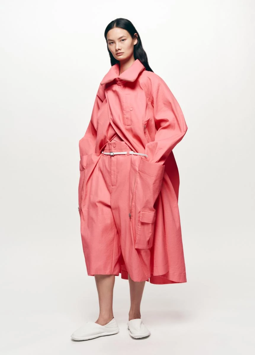 Issey Miyake 集團長期強調「時裝不只是衣服，而是一種文化表達」。除了在設計上融合科技與藝術，他們也透過各種文化事件持續與大眾對話。