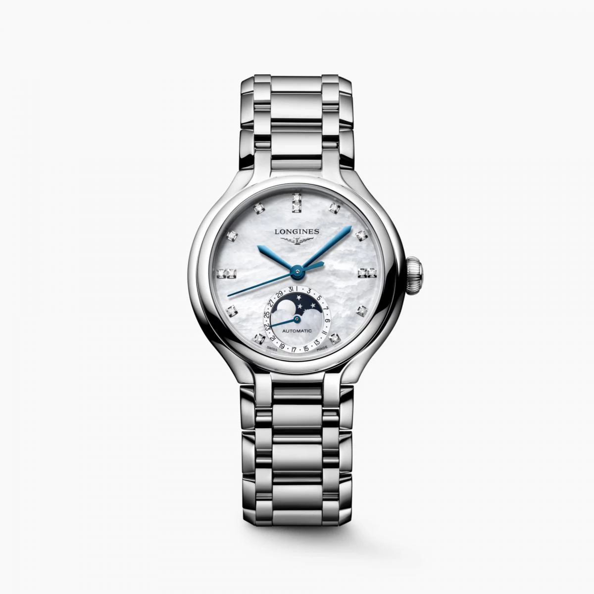 Longines 一直以典雅著稱,而 Primaluna 新月系列則將這份氣質化為女性專屬的溫柔語言。34毫米錶殼搭配白色珍珠母貝錶盤,在光影間折射出如夜空般的幻彩。
