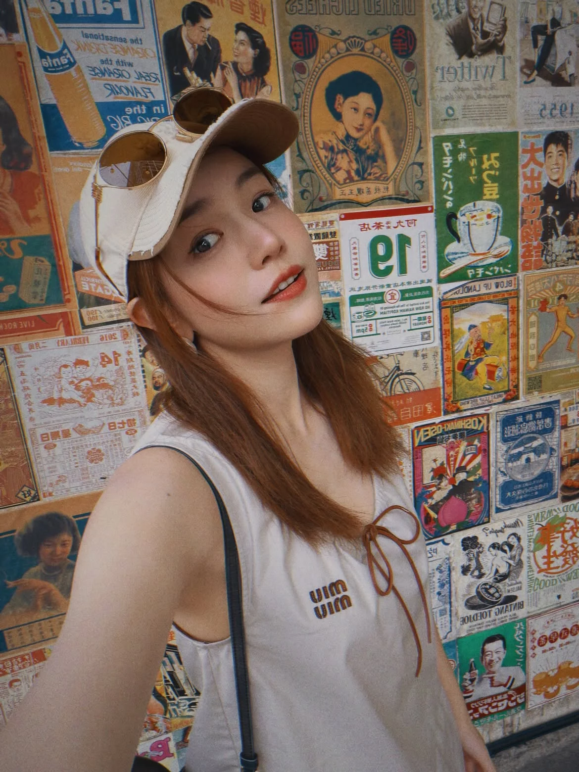 43歲陳妍希學生服x蜜糖棕長髮太凍齡