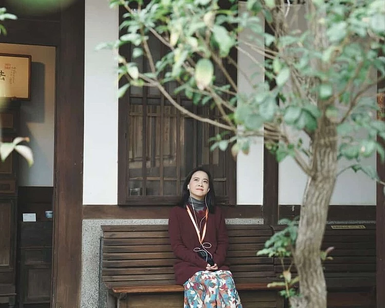 曾寶儀曾說：「把自己的中心顧好，對於他人，只要適時地『在』就好。」