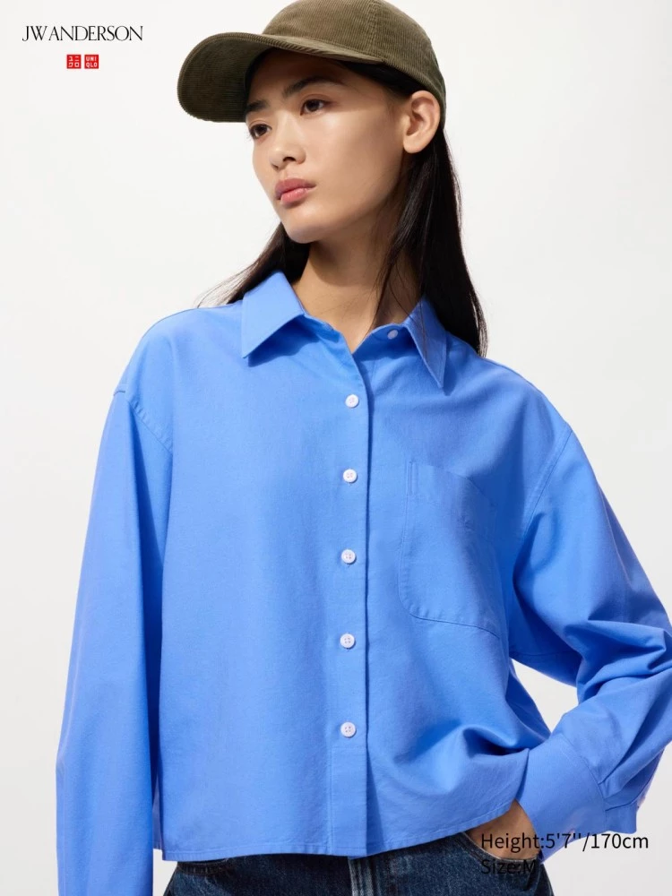 Uniqlo × JW Anderson聯名系列一向以英倫學院氣息結合實穿輪廓著稱。這款牛津寬版襯衫採短版箱型剪裁,俐落中帶有一絲俏皮,簡單一件就能拉長身形比例