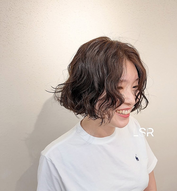 2026燙髮趨勢10：嬉皮捲短髮