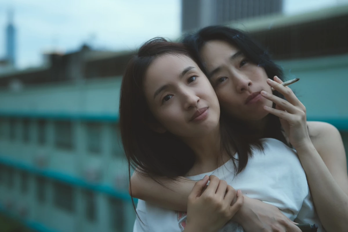 兩人對角色也有截然不同的解讀。林依晨飾演的「書儀」是醫院院長夫人,總是壓抑內斂,「生活像披著一層膜