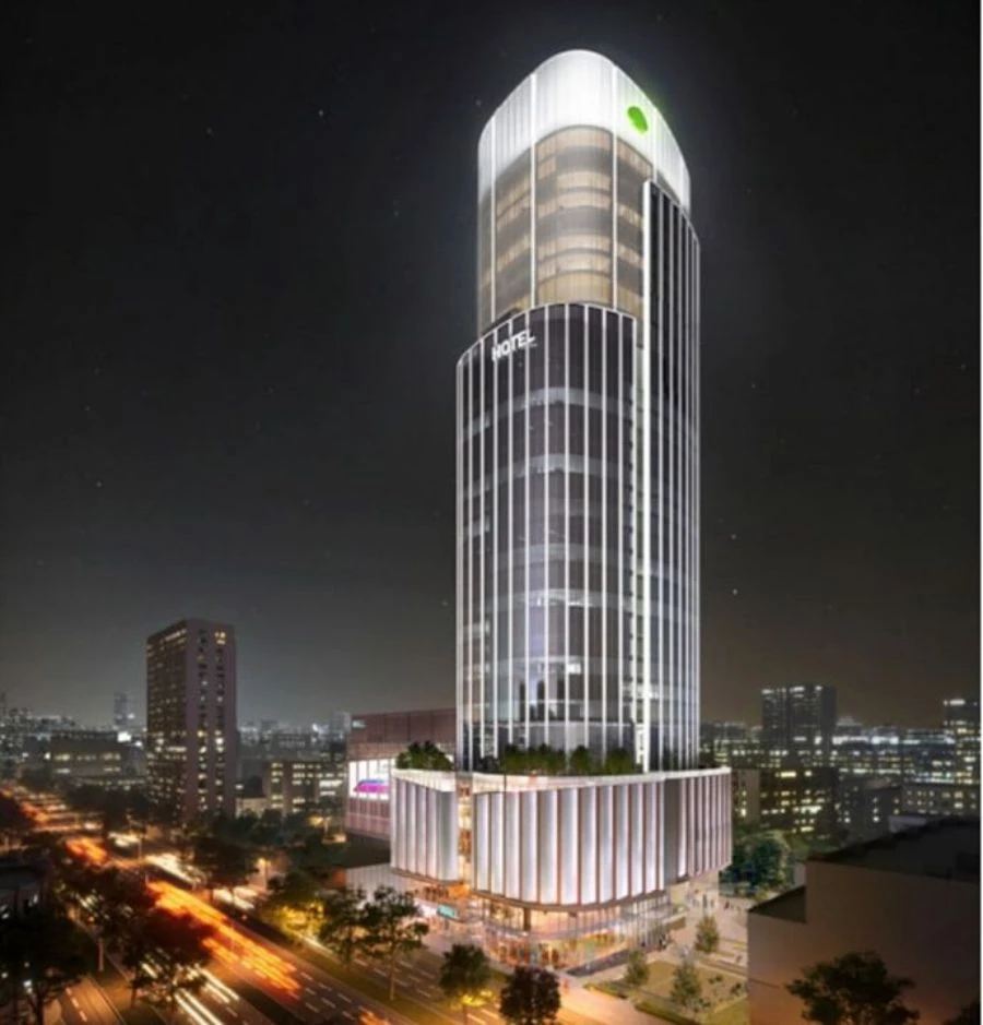 台北 101 首度進軍中台灣，與國泰人壽共同推出「國泰置地台中」計畫，將興建 34 層、高達 175 公尺的商辦大樓。規劃為：1 至 7 樓為百貨商場；8 至 24 樓為辦公空間；26 至 34 樓為飯店。置地廣場將匯集頂級國際精品品牌，並結合商辦與高端飯店機能，打造全新地標。總樓地板面積達 4.7 萬坪，是目前中部最受矚目的大型商業開發案之一，預計最快 2029 年完工。